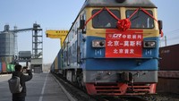 Kereta barang tersebut, yang mengangkut 55 peti kemas 40 kaki, akan merampungkan perjalanan sejauh 7.800 kilometer.  