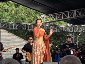 Yura Yunita Sihir Penonton di Joyland Fest Bali 2023