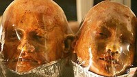 Kalau roti yang satu ini punya tampilan yang menyeramkan, dan sangat mirip seperti kepala manusia. Kalau seperti ini jadi seram sendiri ya kalau mau memakannya? Foto: Pool Site