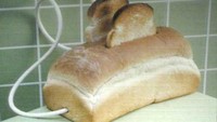 Roti bentuk pemanggang roti ini terlihat unik dan menarik. Apalagi ditambah dengan roti panggang yang keluar di atasnya. Foto: Pool Site