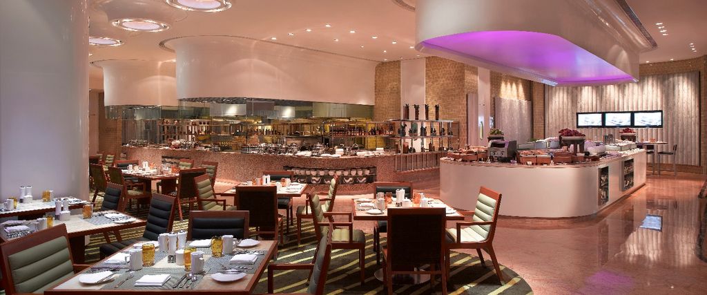 Ada Ratusan Menu Sarapan Enak di Hotel Mewah Ini, Rendang hingga Kari India