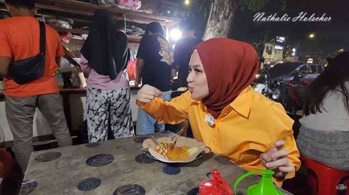 Aksi Nathalie Holscher Masak Aneka Makanan di Dapur Bikin Ngiler!