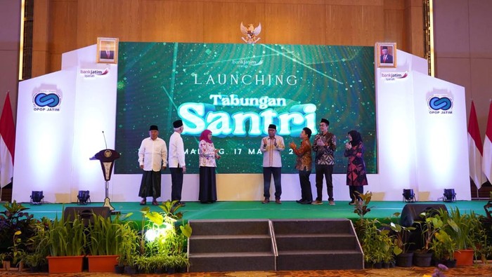 Bank Jatim Launching Tabungan Santri
