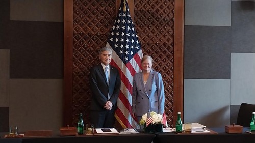 Duta Besar Amerika Serikat untuk Indonesia Sung Yong Kim (kiri) dalam acara di Nusa Dua, Bali, Sabtu (18/3/2023).