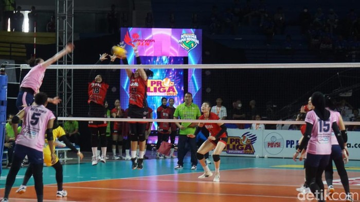 Gresik Petrokimia Pupuk Indonesia menyabet peringkat ketiga Proliga 2023, Jumat (18/2/2023)