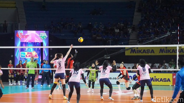 Gresik Petrokimia Pupuk Indonesia menyabet peringkat ketiga Proliga 2023, Jumat (18/2/2023)