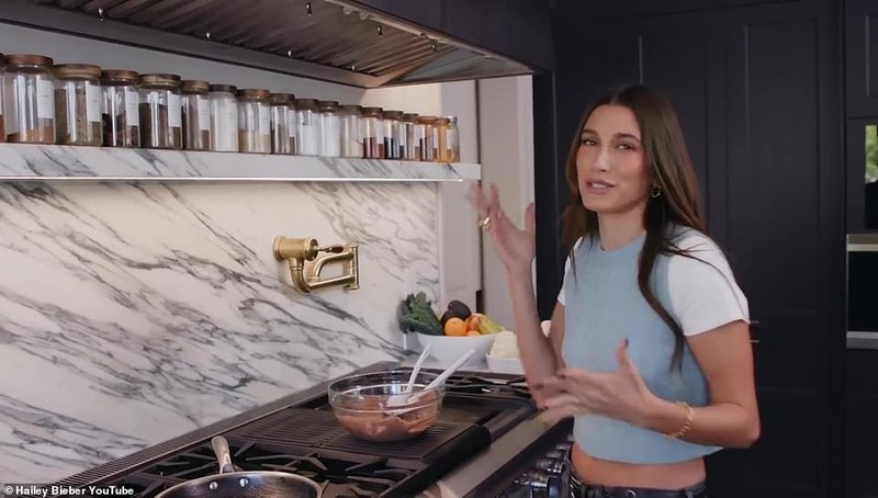 Dapur Hailey Bieber