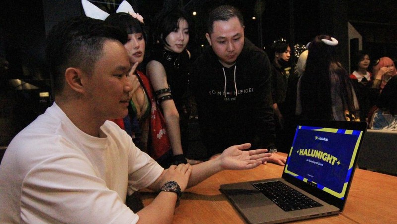 Dalam memajukan ekonomi kreatif di sektor Anime-Comic-Games (ACG), HaluApp hadirkan platform marketplace khusus Wibu. Ini foto-fotonya.