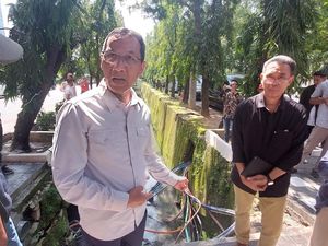 Heru Cek Kabel Semrawut di DKI: Kalau Nggak Diberesin, Kita Tak Beri Izin