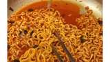 Jungkook BTS Doyan Makan Mie Instan, Ini Racikan Favoritnya!
