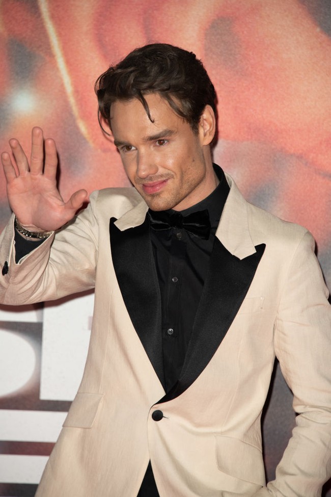 Dari foto-foto yang banyak beredar di internet, sejumlah fans dan netizen menyadari ada yang berbeda dari Liam Payne. Wajahnya disebut terlihat lebih maskulin dengan rahang lebih  tajam dan tegas. Foto: WireImage/Karwai Tang
