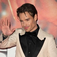 Dari foto-foto yang banyak beredar di internet, sejumlah fans dan netizen menyadari ada yang berbeda dari Liam Payne. Wajahnya disebut terlihat lebih maskulin dengan rahang lebih  tajam dan tegas. Foto: WireImage/Karwai Tang