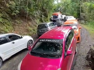 Jalur Maros-Bone di Camba Sudah 12 Jam Macet, Kendaraan Mengular 3 Km