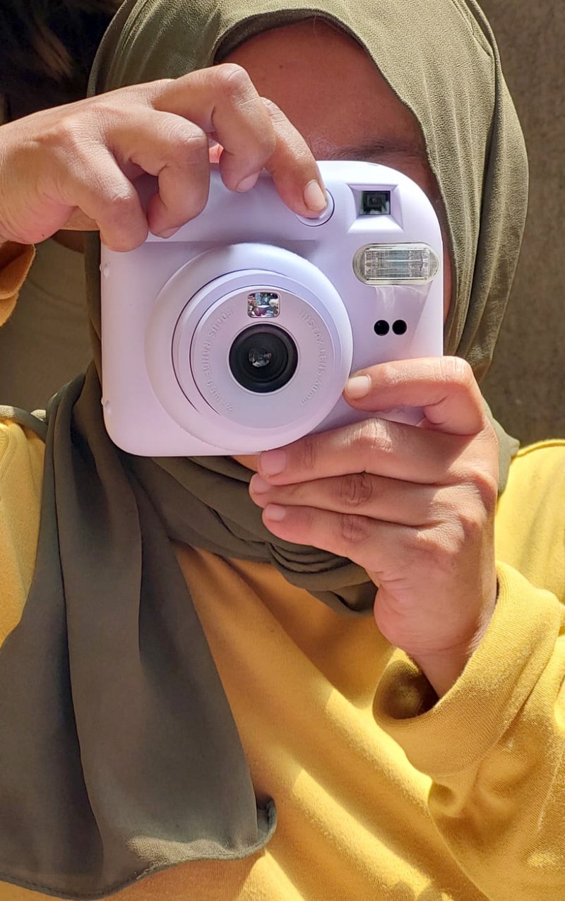 Fujifilm Indonesia mengenalkan produk anyar Instax mini 12. Model entry terbaru dari kamera instan ini memudahkan pengguna menikmati proses mencetak foto on-the-spot.