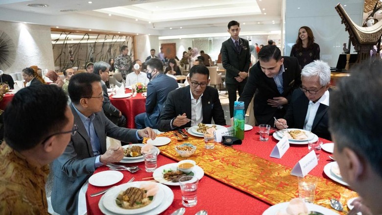 Menparekraf Sandiaga Uno menghadiri pembukaan RM Nusantara di Kuala Lumpur Menparekraf Sandiaga Uno menghadiri pembukaan RM Nusantara di Kuala Lumpur