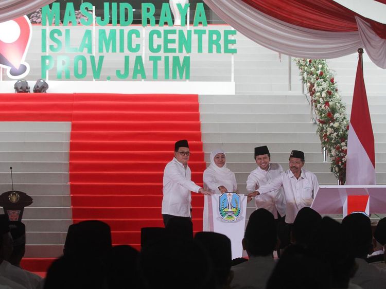 Momen Gubernur Khofifah Resmikan Masjid Raya Islamic Centre Jatim