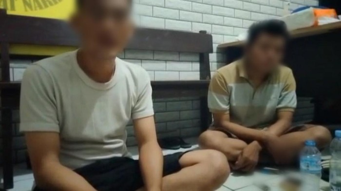 Dua pria di Kabupaten Paser, Kalimantan Timur (Kaltim) ditangkap polisi karena peminta sumbangan dengan mencatut Pesantren Datuk Ismail.