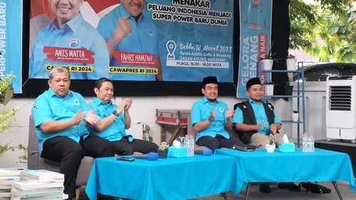 Ketua Umum Partai Gelora Anis Matta dan Wakil Ketua Umum Partai Gelora Fahri Hamzah dalam kunjungan di Kota Mataram, NTB, Sabtu (18/3/2023).