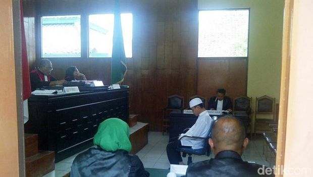 Predator seks asal Sukabumi, Andri Sobari alias Emon