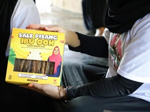 Relawan Ganjar Bangun Rumah Produksi Sale Pisang di Tasikmalaya