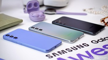 Seperti generasi sebelumnya ponsel ini sudah mengantongi IP67 yang artinya tahan air dan debu. Foto: Adi Fida Rahman/detikINET