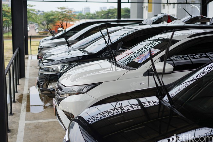 Showroom mobil bekas Caroline.id