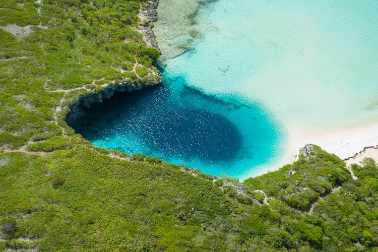 Sinkhole Terbesar di Dunia Sinkhole Terbesar di Dunia
