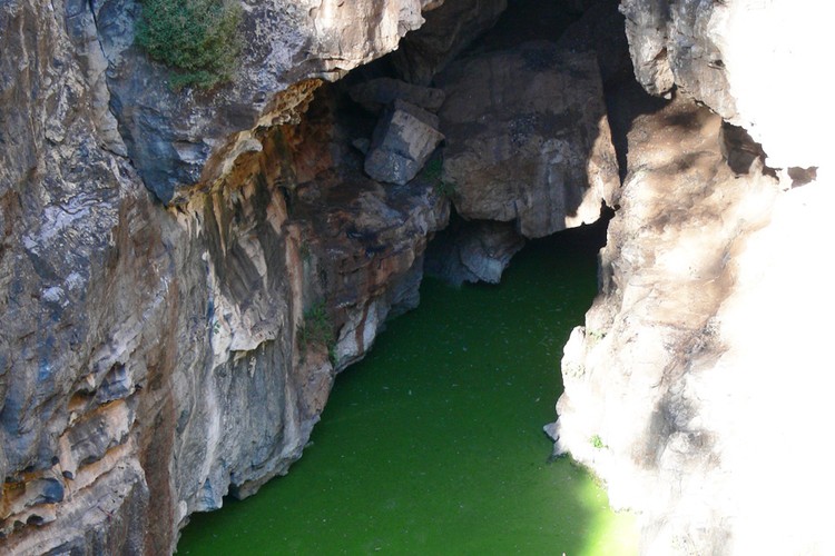 Sinkhole Terbesar di Dunia Sinkhole Terbesar di Dunia