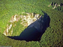 Sinkhole Terbesar Dunia Ada di China, Namanya Berarti Lubang Surgawi