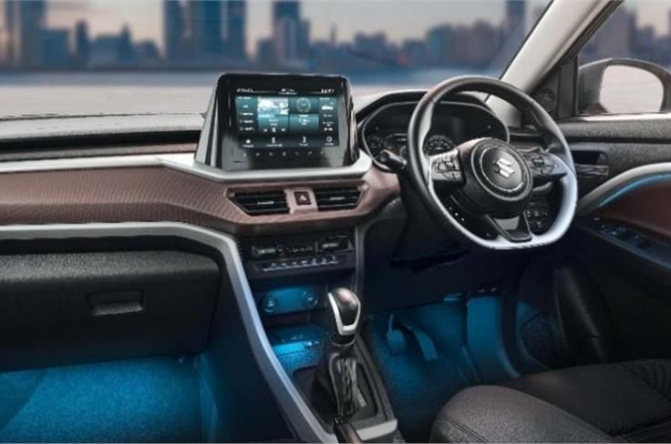 Suzuki Brezza CNG meluncur di India.