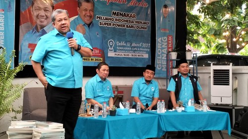 Wakil Ketua Umum Partai Gelora Fahri Hamzah saat diskusi bertajuk Menakar Peluang Indonesia Menjadi Super Power Baru Dunia di Mataram, Nusa Tenggara Barat, Sabtu (18/3/2023) petang.