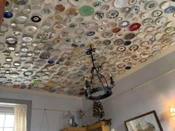 10 Dekorasi Rumah Terburuk, Tertarik Bikin Kayak Gini?