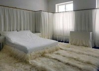 Dekorasi rumah menjadi salah satu elemen penting untuk membuat penghuni nyaman untuk tinggal. Tapi bagaimana jadinya kalau eksekusinya tak seperti keinginan?