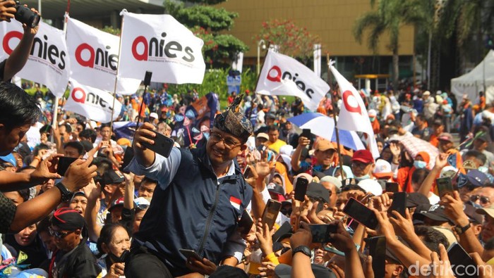 Anies Baswedan di Surabaya