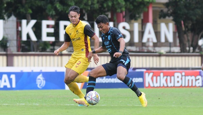 Arema FC vs Persikabo 1973