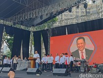 Ribuan Kades Kumpul di GBK, Minta 10% APBN Dana Desa