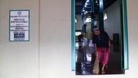 Selain itu, aksi bersih-bersih juga dilakukan untuk memberikan rasa nyaman bagi para jamaah saat melaksanakan ibadah di bulan suci Ramadan.