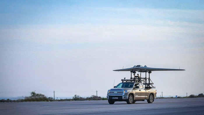Drone Iran Shahed-191 meluncur dari wahana mobil pikap Toyota Tundra
