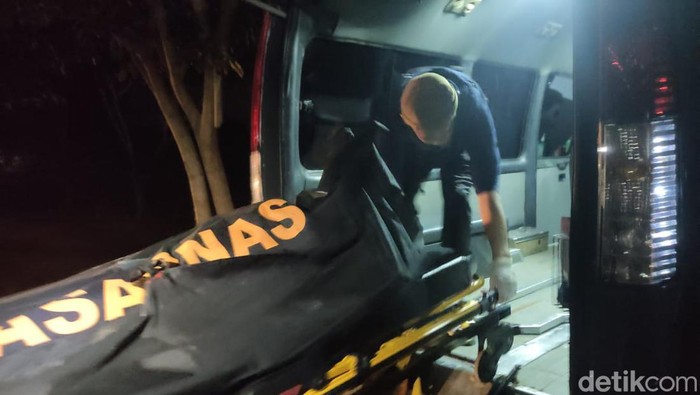 Evakuasi pemancing yang hilang di Sidoarjo