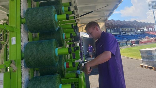 FIFA mengirim mesin jahit rumput atau pitch stitching ke Stadion Dipta, Gianyar, Bali, Sabtu (18/3/2023). (Bali United official)