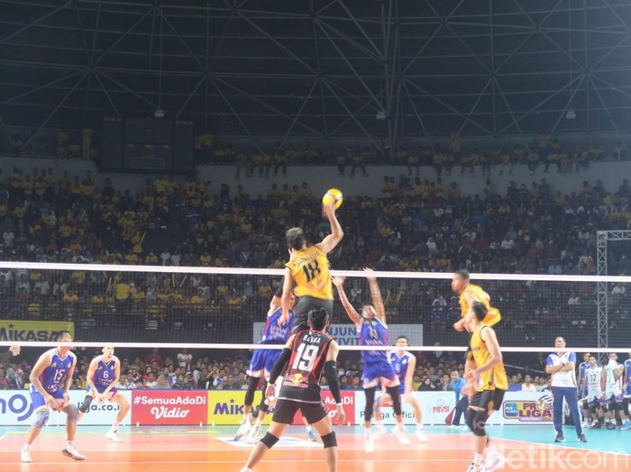 Final Proliga 2023 antara Jakarta LaVani Allo Bank vs Jakarta Bhayangkara Presisi di GOR Amongrogo, Jogja, Minggu (19/3/2023) malam.