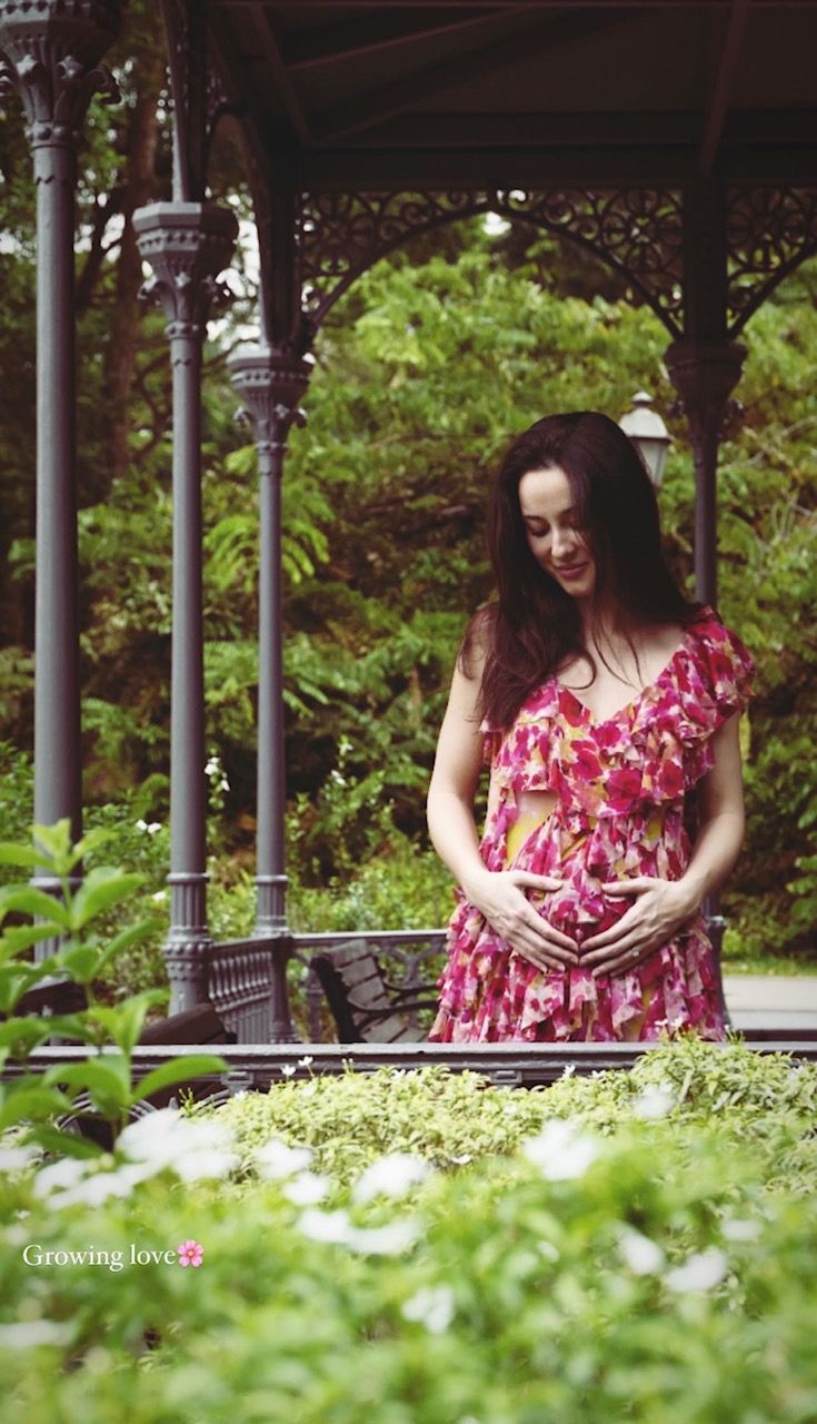 Julie Estelle mengumumkan kelahiran anak pertama