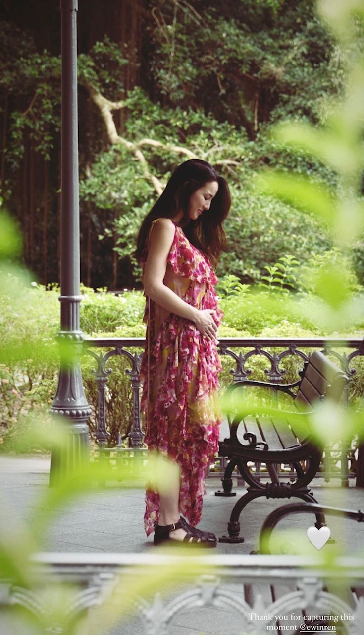 Julie Estelle mengumumkan kelahiran anak pertama