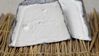 Susu kambing asal Inggris juga sering dimanfaatkan sebagai keju yang populer di pasaran. Kualitasnya yang baik membuat keju ini dijual dengan harga Rp 768.000 per 450 gram. Foto: Spoon University