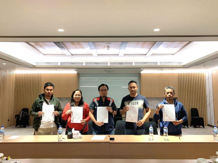 Penyelesaian utang antara pemilik warung dengan mandor pembangunan Masjid Raya Sheikh Zayed Kota Solo