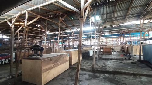 Suasana Pasar OB atau yang lebih dikenal dengan sebuatan Pasar Kodok yang lengang sejak ditutup beberapa hari lalu.