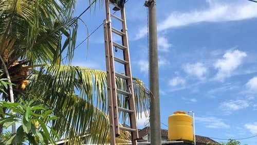 Salah satu Lampu Penerangan Jalan Umum (LJPU) di Kota Denpasar, Bali pada beberapa waktu lalu. (IST)