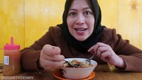 5 Soto yang Gurih Kuahnya Ini Jadi Langganan Artis Ibukota!