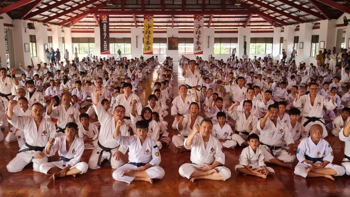 Suasana Gashuku dan UKT PERKEMI DKI Jakarta Persaudaraan beladiri Shorinji Kempo Indonesia (Perkemi) DKI menggelar gashuku dan ujian kenaikan tingkat. Aktivitas tersebut digelar di kawasan Pondok Gede.