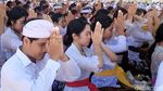 Melihat Khidmatnya Upacara Melasti di Kenjeran Surabaya